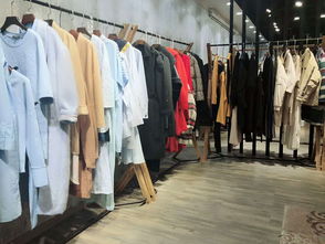 秋日煥新，時(shí)尚先行——武漢蘭泰拉品牌換季陳列與折扣攻略